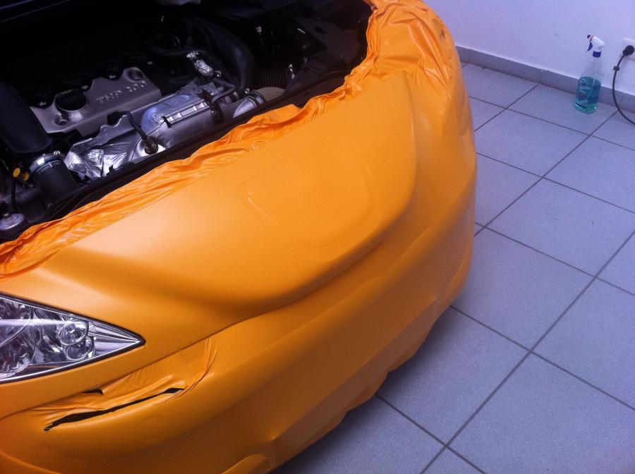 Foliendesign Barnim Vollverklebung Autohaus Weiensee Berlin schwarz matt gruen orange gelb matt