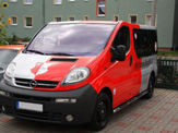 foliendesign vollverklebung opel vivaro rot weiss fsv-fortuna-britz 01