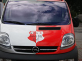 foliendesign vollverklebung opel vivaro rot weiss fsv-fortuna-britz 02