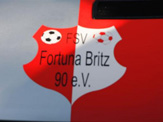 foliendesign vollverklebung opel vivaro rot weiss fsv-fortuna-britz 07