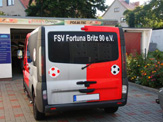 foliendesign vollverklebung opel vivaro rot weiss fsv-fortuna-britz 12