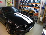 vollverklebung streifen design ford mustang schwarz 02